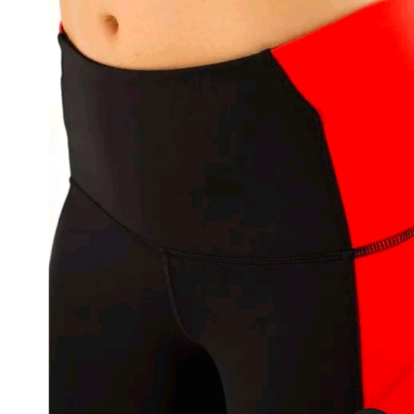 Lululemon Run Ice Queen Black/Red Pant size 6 - Picture 4 of 6